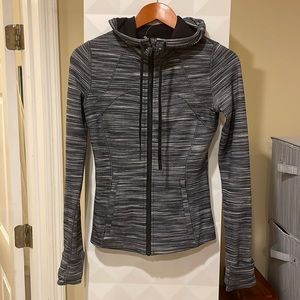 Lululemon Women”s Grey and Black Jacket